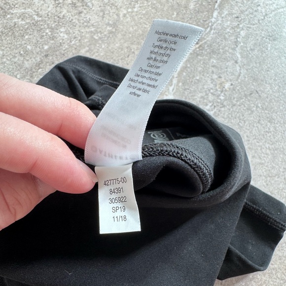 Athleta Elation Biker Shorts - Picture 2 of 5